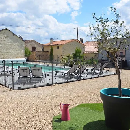 Le Du Buis Сasa de vacaciones *